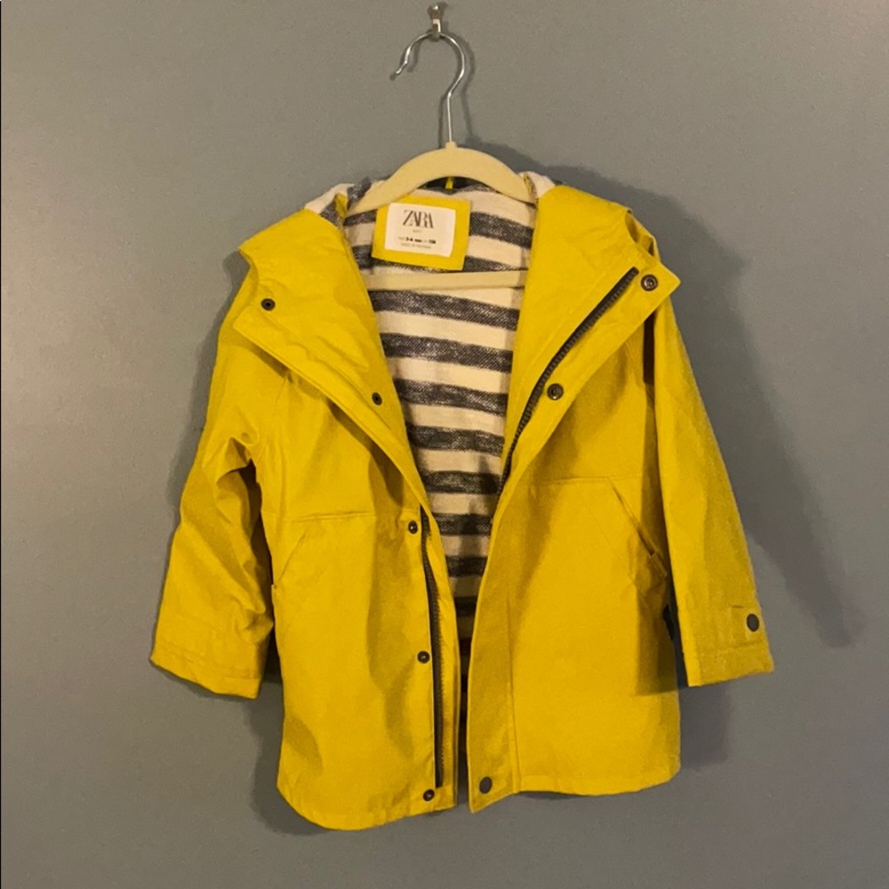 VGUC Zara trench coat size 3-4
